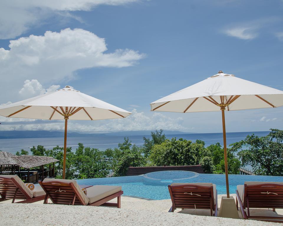 Bunaken Oasis Dive Resort And Spa Экстерьер фото